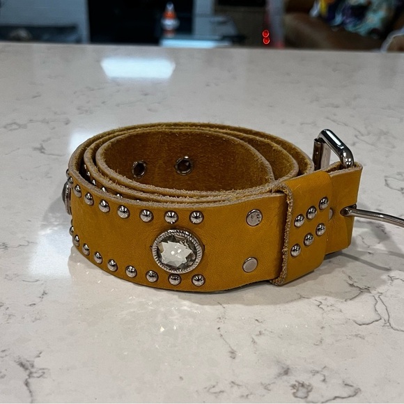VINTAGE Leather Rhinestone Studded Belt Size 32 - Picture 2 of 7